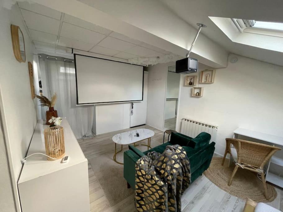Saint-Max Mgb Studio Home Cinema מראה חיצוני תמונה